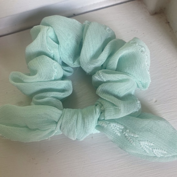Anthropologie Blue Hair Scrunchies Bow Bundle - Picture 5 of 5